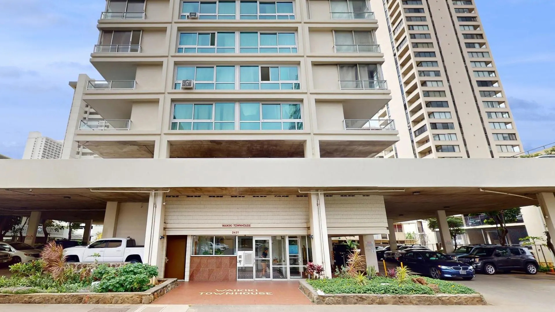 Waikiki Townhouse 1101 - 30 Night Minimum contacts